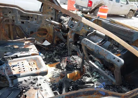 2005 Ford F150 Supercrew z USA, uszkodzony, nr VIN 1FTRW14W95KE85132